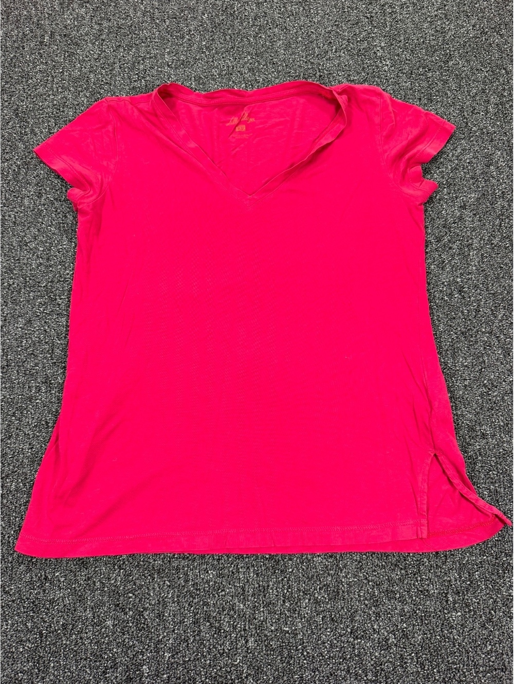 Lilly Pulitzer Maroon V-Neck T-Shirt XS